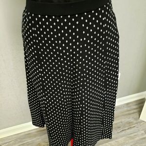 Black with white Polk a dot knit skirt size M